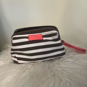 NWOT Henri Bendel travel wristlet pouch